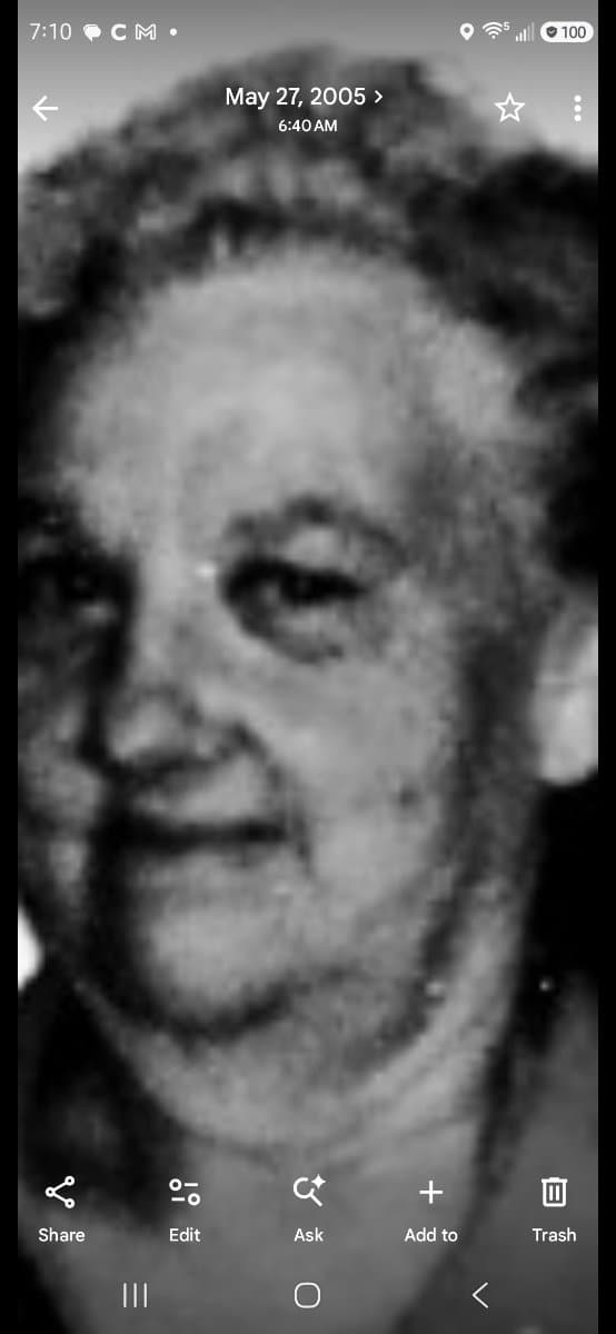Photo of Joyce Eileen Deary