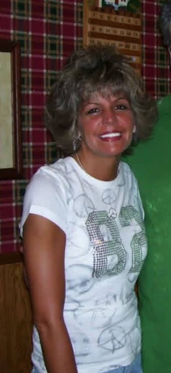 Photo of Elizabeth menei
