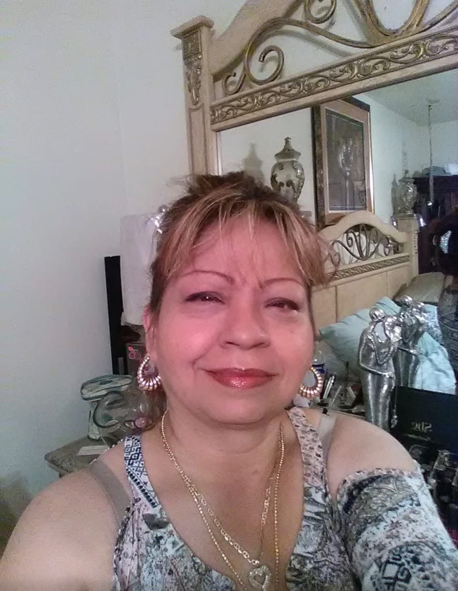 Photo of Gloria V Arizola