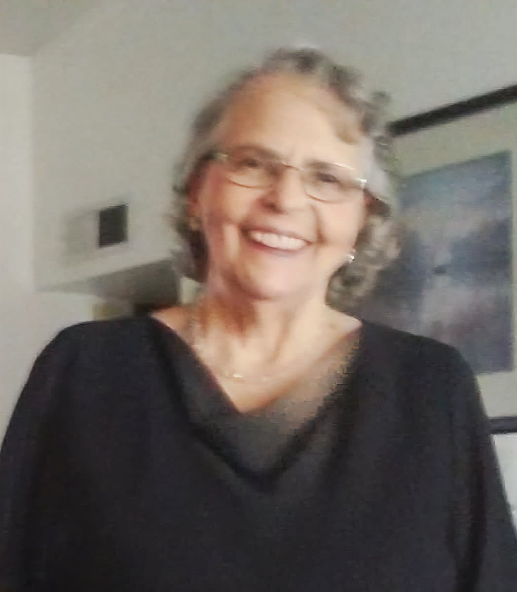 Photo of LaRae Darling