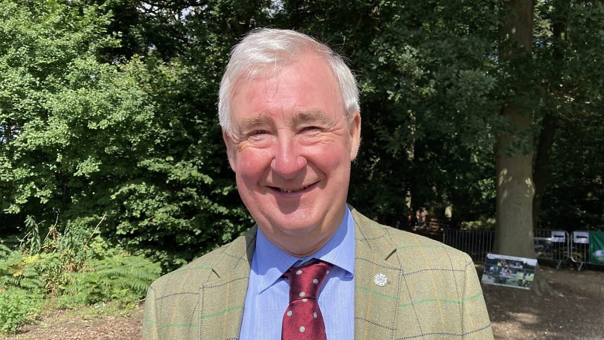 Photo of Lewis Saddington
