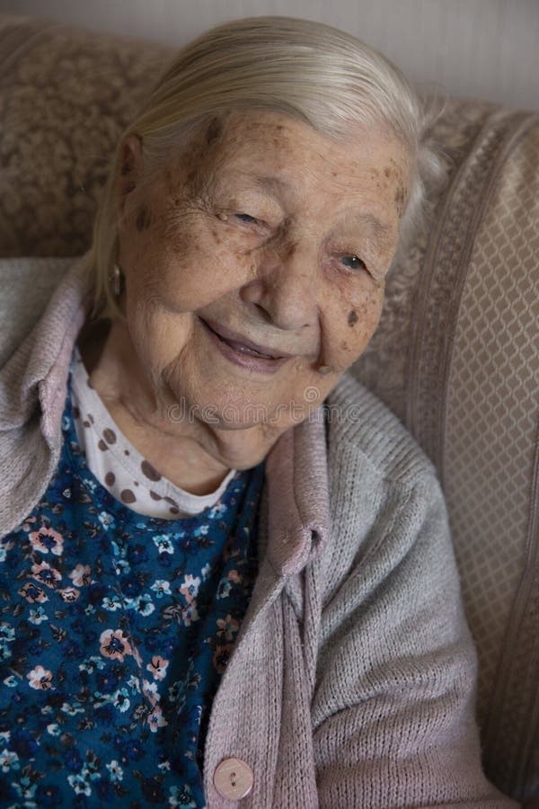 Photo of Olivia Clinton