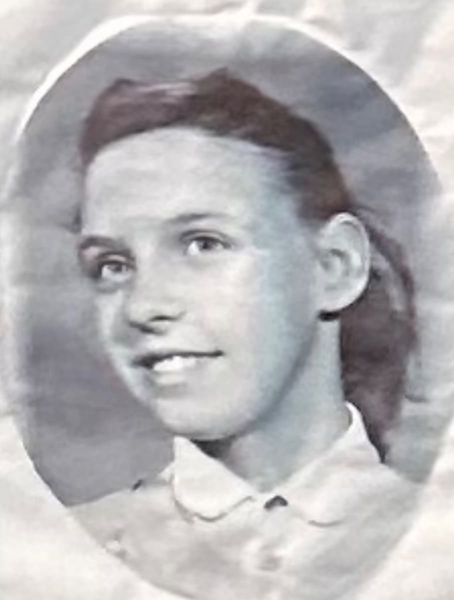 Photo of Lynne (Faust) Dethrow