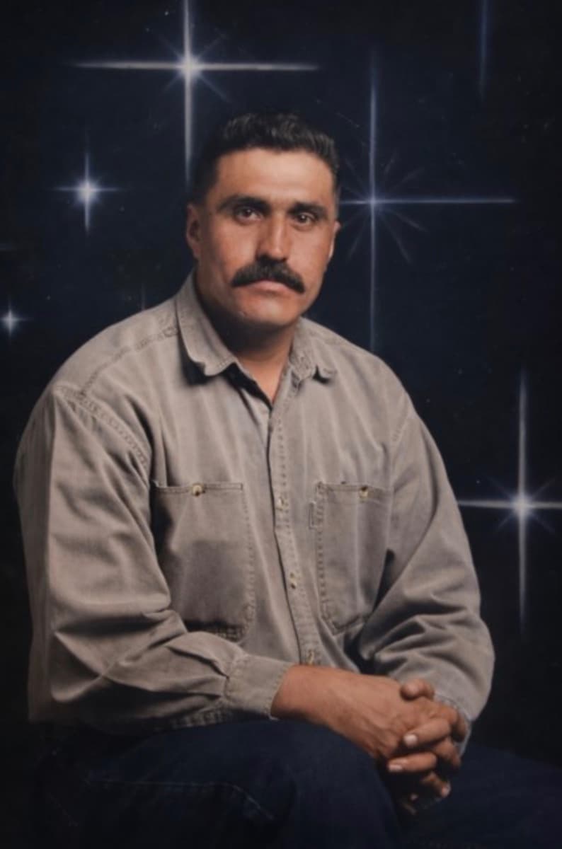 Photo of Rolando Flores