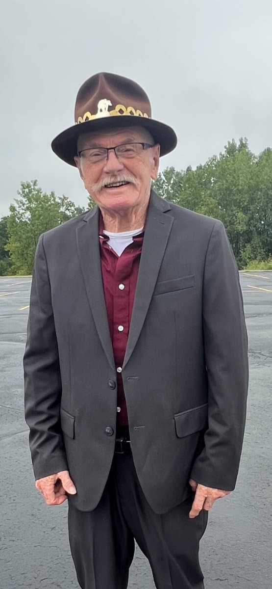 Photo of dennis ryan