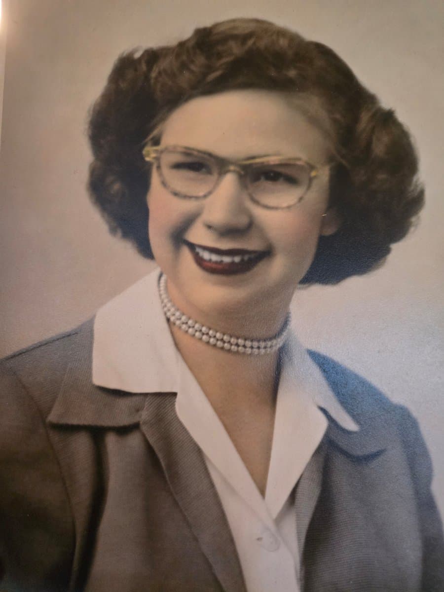 Photo of Lola Sue Smith