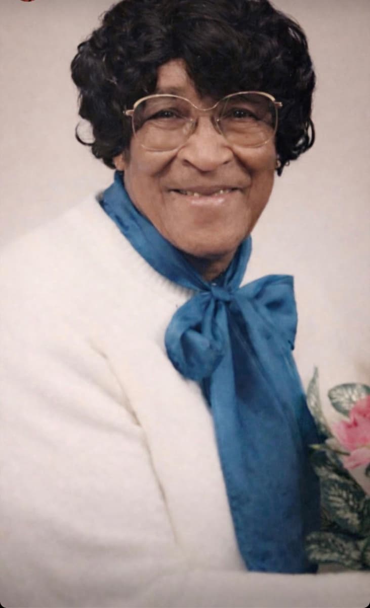 Photo of Louise Barnes